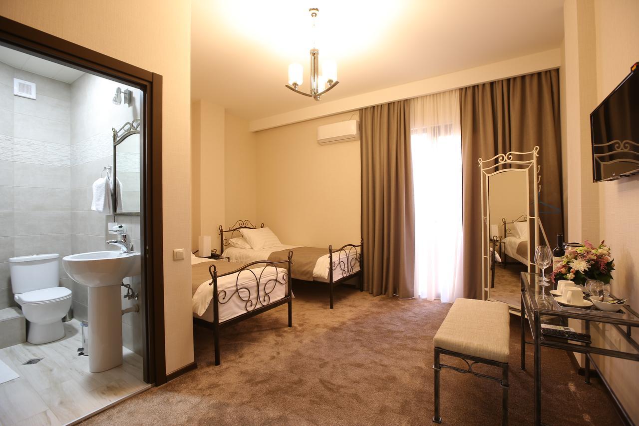 Hotel Golden Nugget Tbilisi Exterior foto