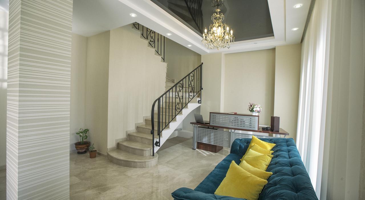 Hotel Golden Nugget Tbilisi Exterior foto